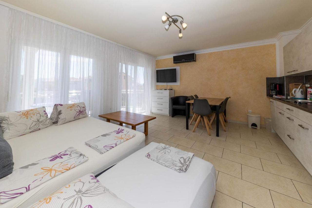 Apartmani Dea Crikvenica Exterior photo